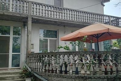 Casă cu 8 camere cu Teren 971 Mp în Apollo - 2