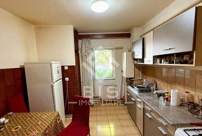 Apartament 3 camere decomandat 72 mp Zona Indepen... - 1