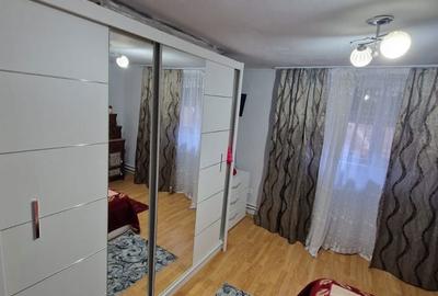 Casă cu 4 camere în Central - 2