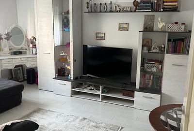 Apartament cu 3 camere decomandat în Inel II