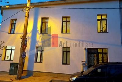 Vila  de inchiriat recent renovata - 1