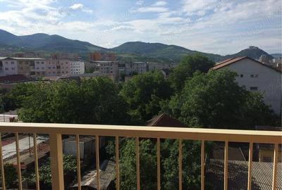 Garsonieră decomandată în Central - 6