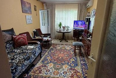Apartament cu 3 camere decomandat în Micro 38 - 1