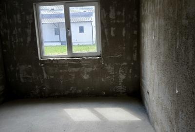 Casă cu 4 camere în Sasca Nouă - 1