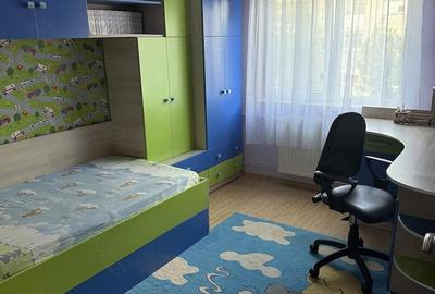 Apartament cu 3 camere decomandat în Nufărul - 2