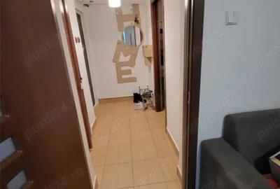 Vand apartament zona centrala etaj 2 - 4
