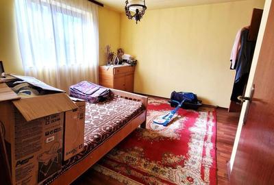Casă cu 10 camere cu Teren 1100 Mp în Șotânga - 11