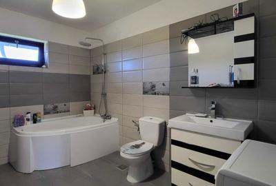 Casă cu 4 camere decomandat în Buda - 2