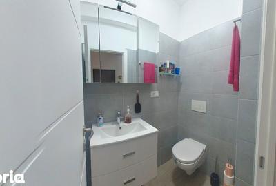 Apartament cu 3 camere în Tractorul - 1