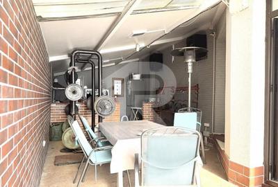 Casă cu 4 camere cu Piscina în Domnești - 4