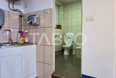 Spațiu comercial, de 300 mp, în Industrială - 2