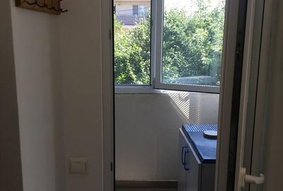Apartament cu 2 camere decomandat în Apărătorii Patriei - 3