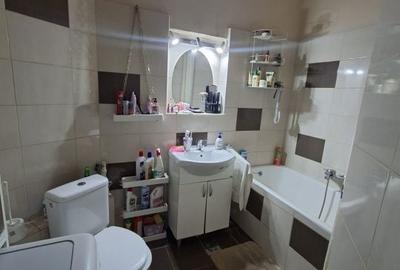 Apartament cu 4 camere decomandat în Traian - 8