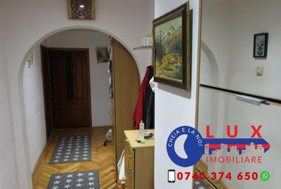 Apartament cu 4 camere decomandat în E3 - 5