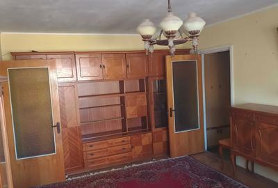 Apartament cu 4 camere semidecomandat, mobilat în Central - 1