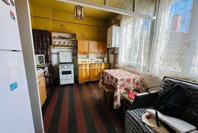 Casă cu 4 camere în Central - 2