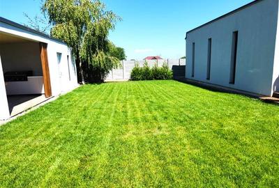 Casă individuală cu 4 camere cu Canalizare în Exterior Est - 12