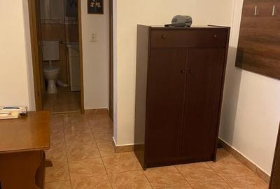 Apartament cu 2 camere decomandat în Micro 6 - 9