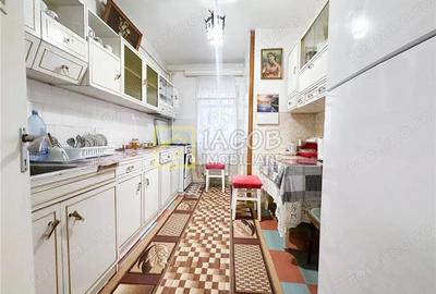 Apartament cu 3 camere decomandat în Nord - 12