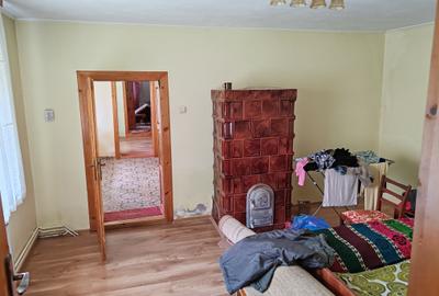 Casa 4 camere libera la vanzare VLADENI - 4