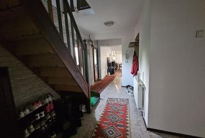 Casa 300mp utili- teren 550mp Sector 4 - Luica Giurgiului Piata Resita - 17