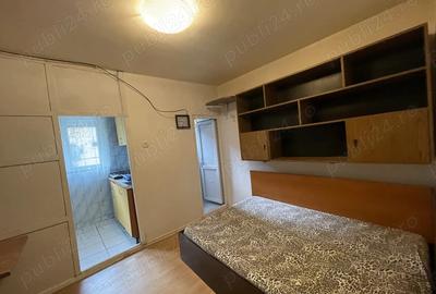 Proprietar vand garsoniera in zona Pia?a Rahova , sect 5 - 7