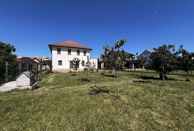 Casă cu 4 camere în Central - 1