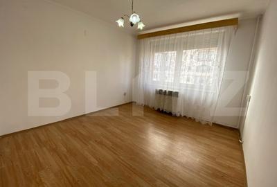 Apartament de vanzare, cu 2 camere, 45 mp, balcon, zona Centrala - 4