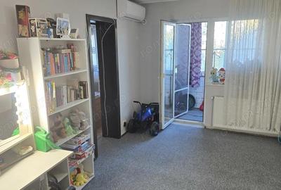 Vand apartament 2 camere cu intrari separate in Deva, Bld. Dacia, etaj 2,