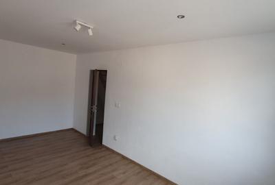 Spațiu comercial, de 210 mp, în Central - 16