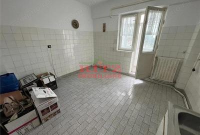 Nou! Ap. 3 cam., decom., et. 2, boxa, zona Scoala de Politie! - 4