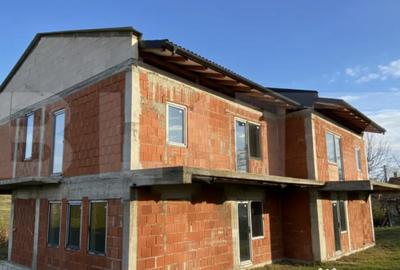 Casă cu 5 camere cu Teren 250 Mp în Dealuri Oradea - 2