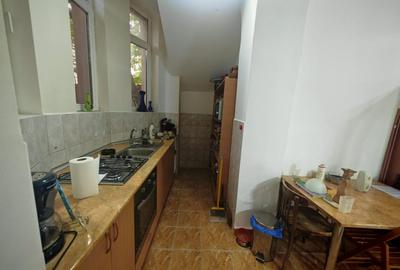 Apartament cu 3 camere decomandat, mobilat în P-ța Victoriei - 6
