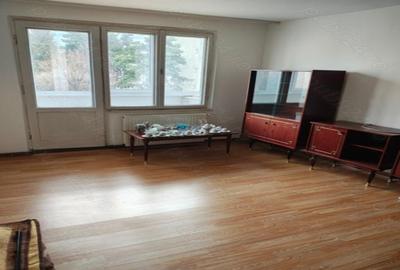 Apartament 4 camere, decomandat - zona Tractorul - 2