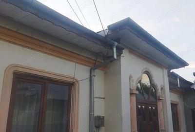 Casă cu 3 camere cu Teren 340 Mp în Central - 1