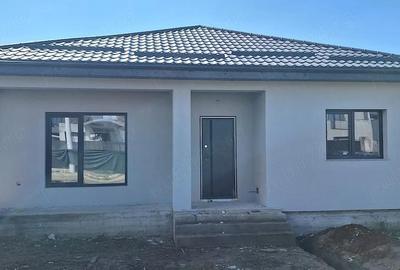 Casă cu 3 camere cu Teren 440 Mp în Exterior Vest - 1