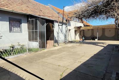 Casă cu 6 camere cu Teren 4450 Mp în Gherteniș - 1