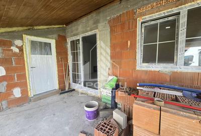 Jumatate de duplex pe parter cu 4 camere si 2 bai, Sag - 13