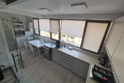 Apartament cu 3 camere semidecomandat în Central - 7