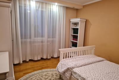Inchiriez apartament 4 camere cu garaj - 5