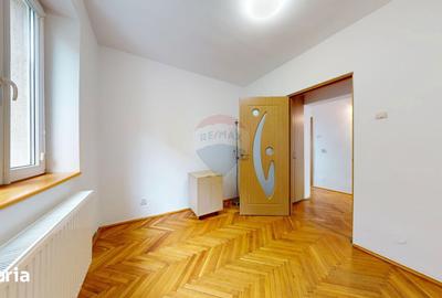 Apartament cu 4 camere, mobilat în Central - 18