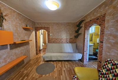Apartament cu 2 camere semidecomandat, mobilat în Tomis Nord