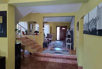 Casă cu Teren 810 Mp în Central - 6