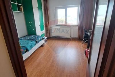 3 camere de inchiriat, zona Spitalul Judetean - 10