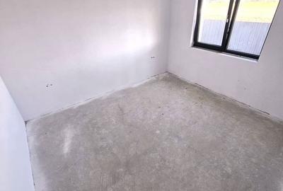 Casă cu 4 camere cu Teren 465 Mp în Central - 2