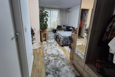 Garsonieră decomandată în Central