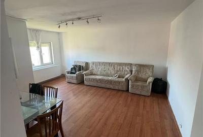 Apartament cu 3 camere decomandat în Bocșa