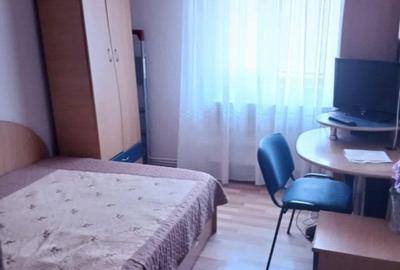 Apartament 3 camere, etaj 2/4,pozitie foarte buna, bloc anvelopat - 7