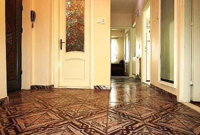 Apartament cu 4 camere decomandat în Central - 3