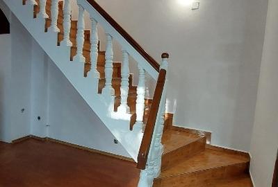 Piata Unirii – Calea Calarasilor - Hala Traian, PROPRIETAR, vand casa P+M, 4 cam - 7